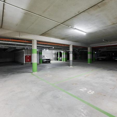 Apartment Wichrowa With Free Garage Wroclaw By Noclegi Renters Eksteriør billede