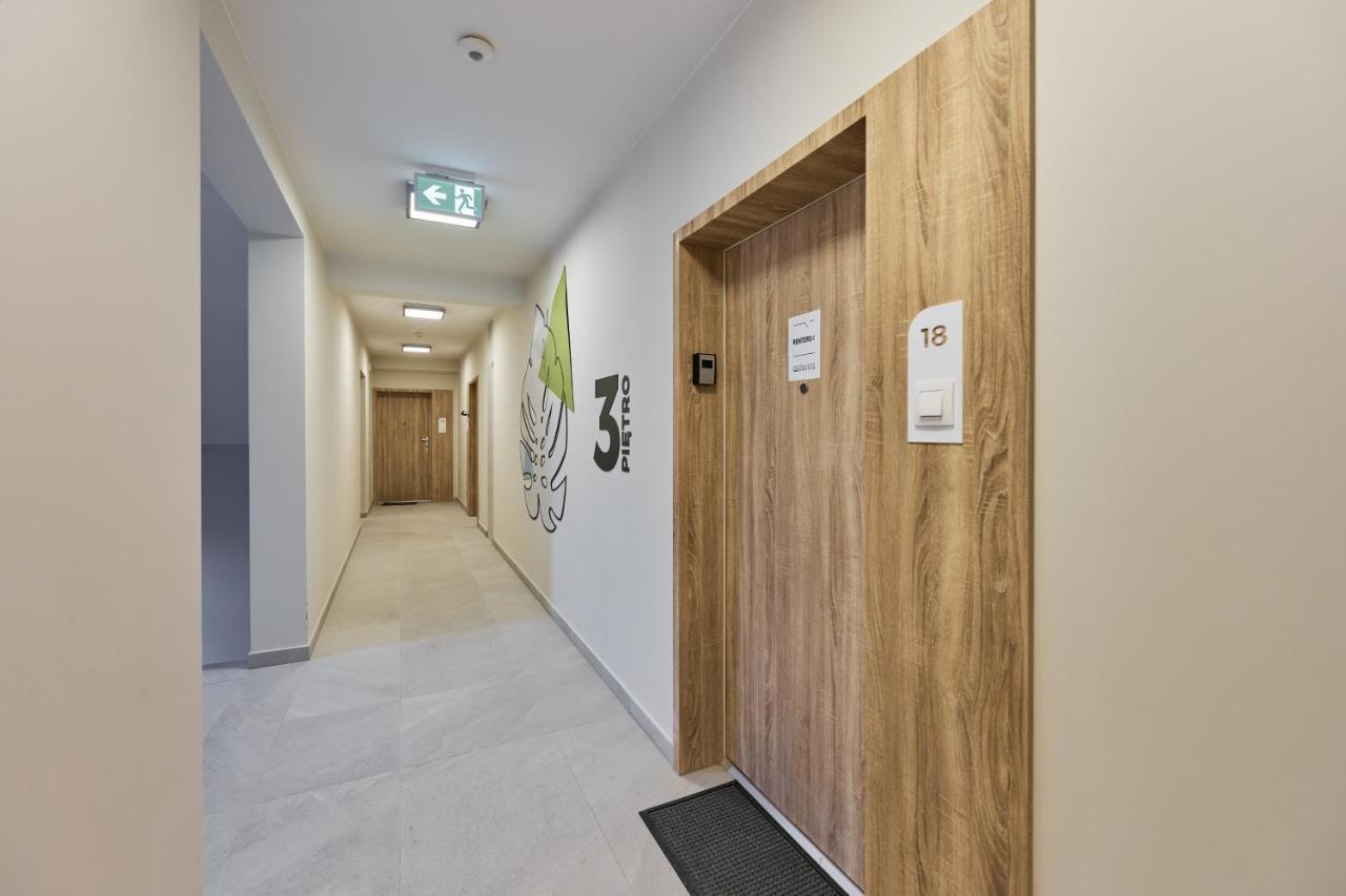 Apartment Wichrowa With Free Garage Wroclaw By Noclegi Renters Eksteriør billede