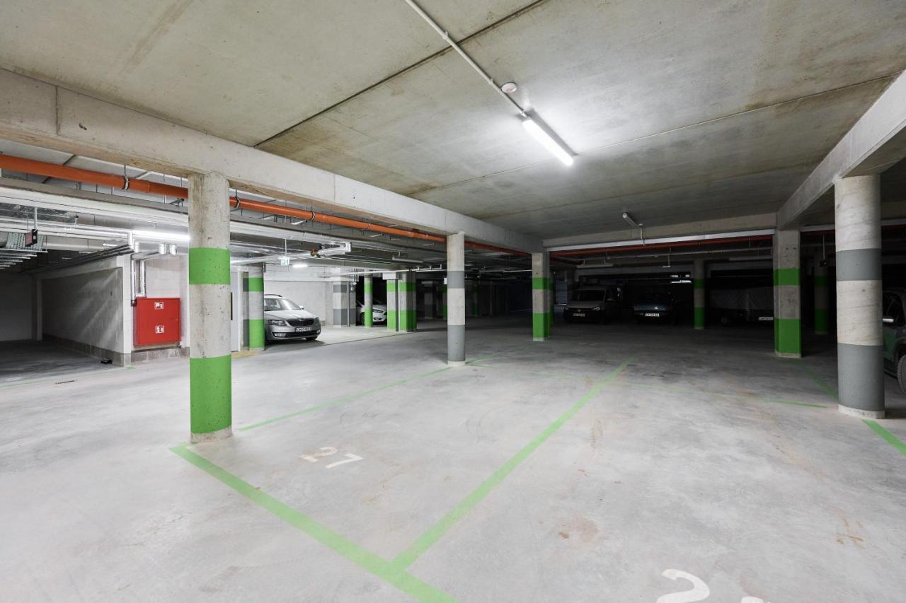 Apartment Wichrowa With Free Garage Wroclaw By Noclegi Renters Eksteriør billede