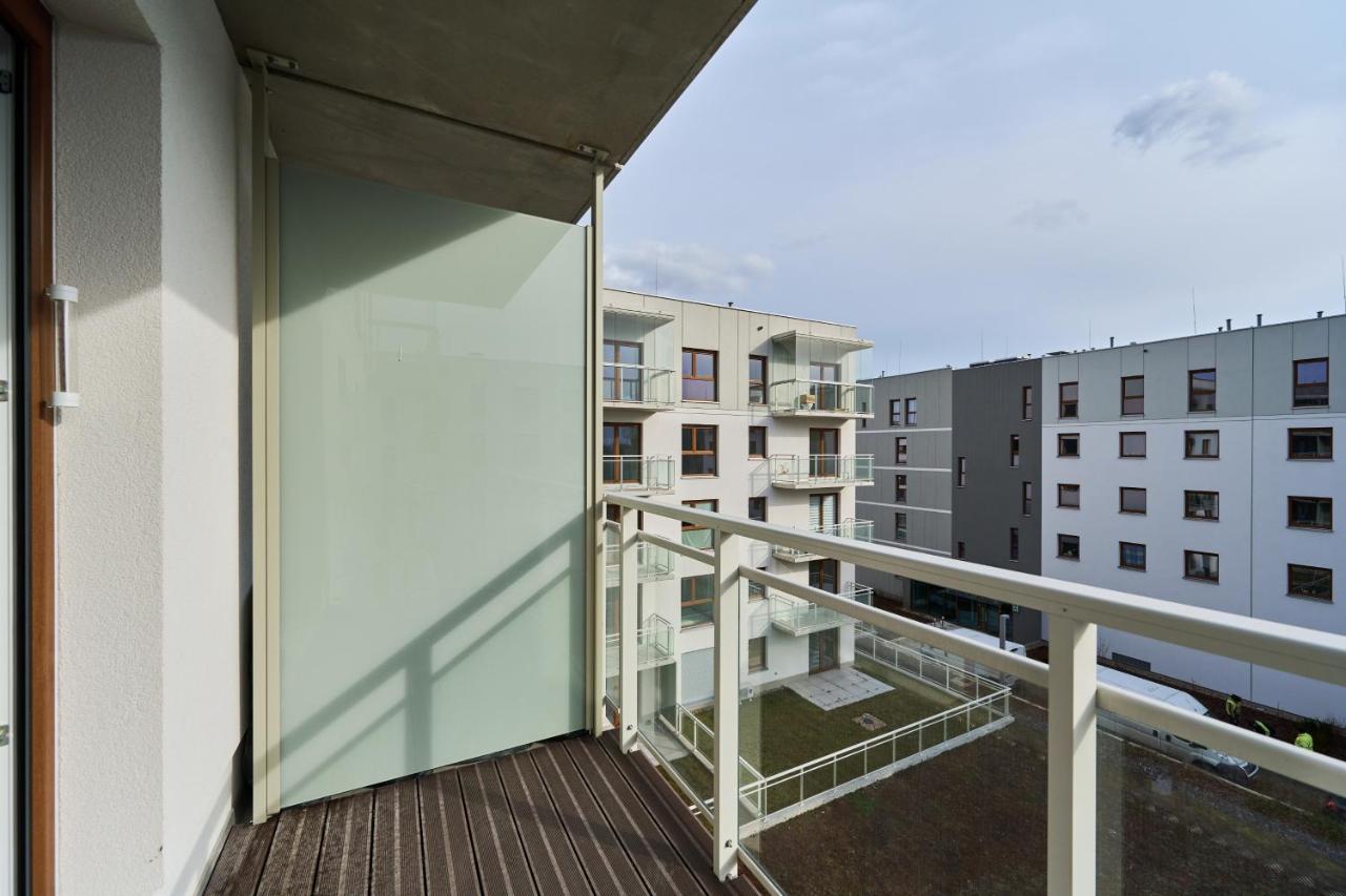 Apartment Wichrowa With Free Garage Wroclaw By Noclegi Renters Eksteriør billede
