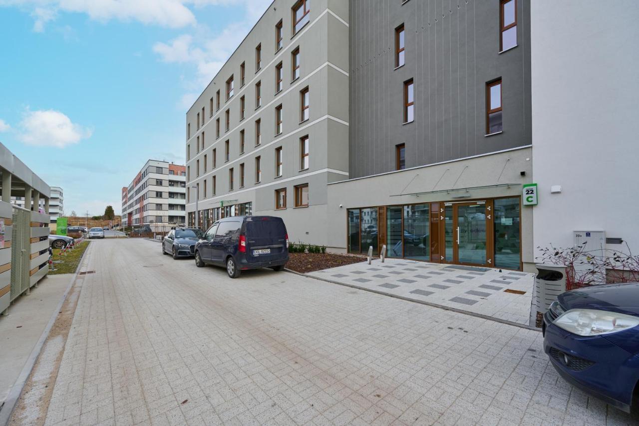 Apartment Wichrowa With Free Garage Wroclaw By Noclegi Renters Eksteriør billede